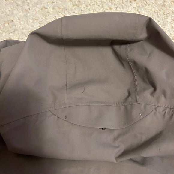 Lululemon Rain Jacket - Picture 8 of 8